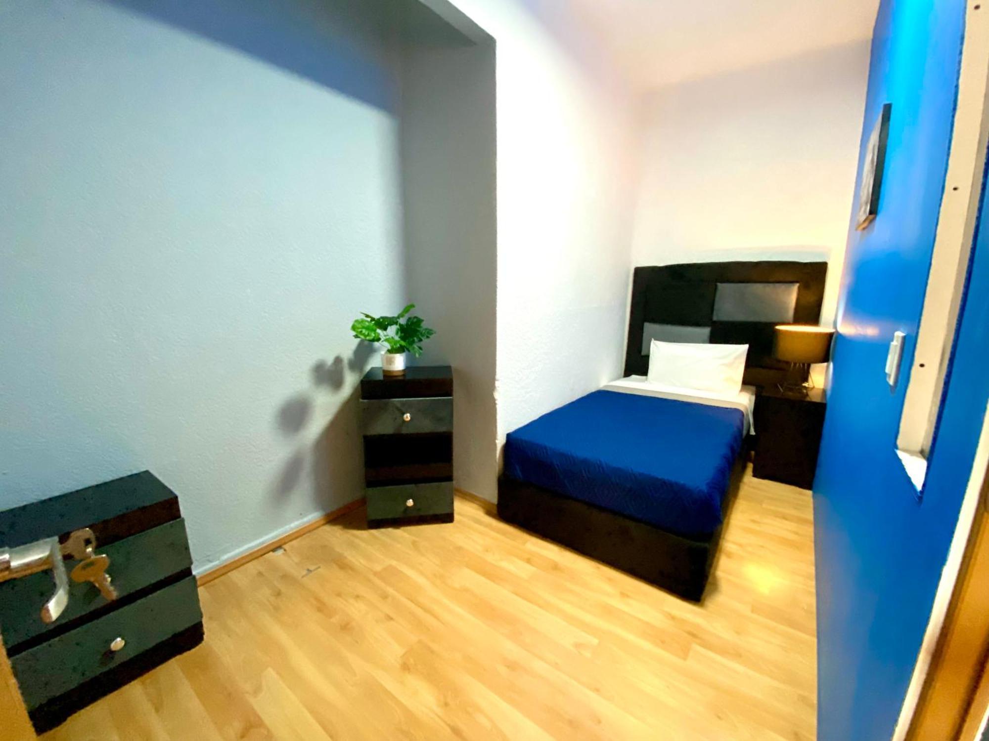 Roomies Hostel - World Trade Center メキシコシティ エクステリア 写真