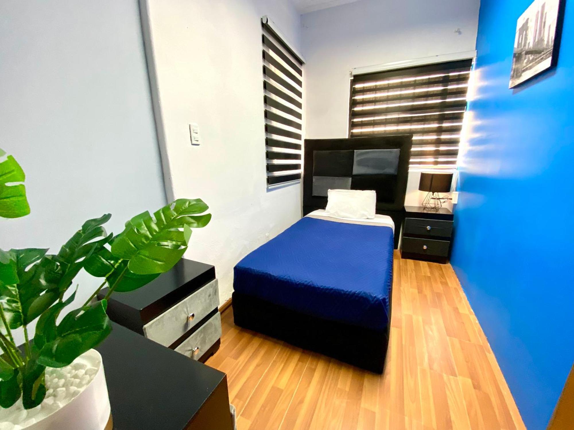 Roomies Hostel - World Trade Center メキシコシティ エクステリア 写真