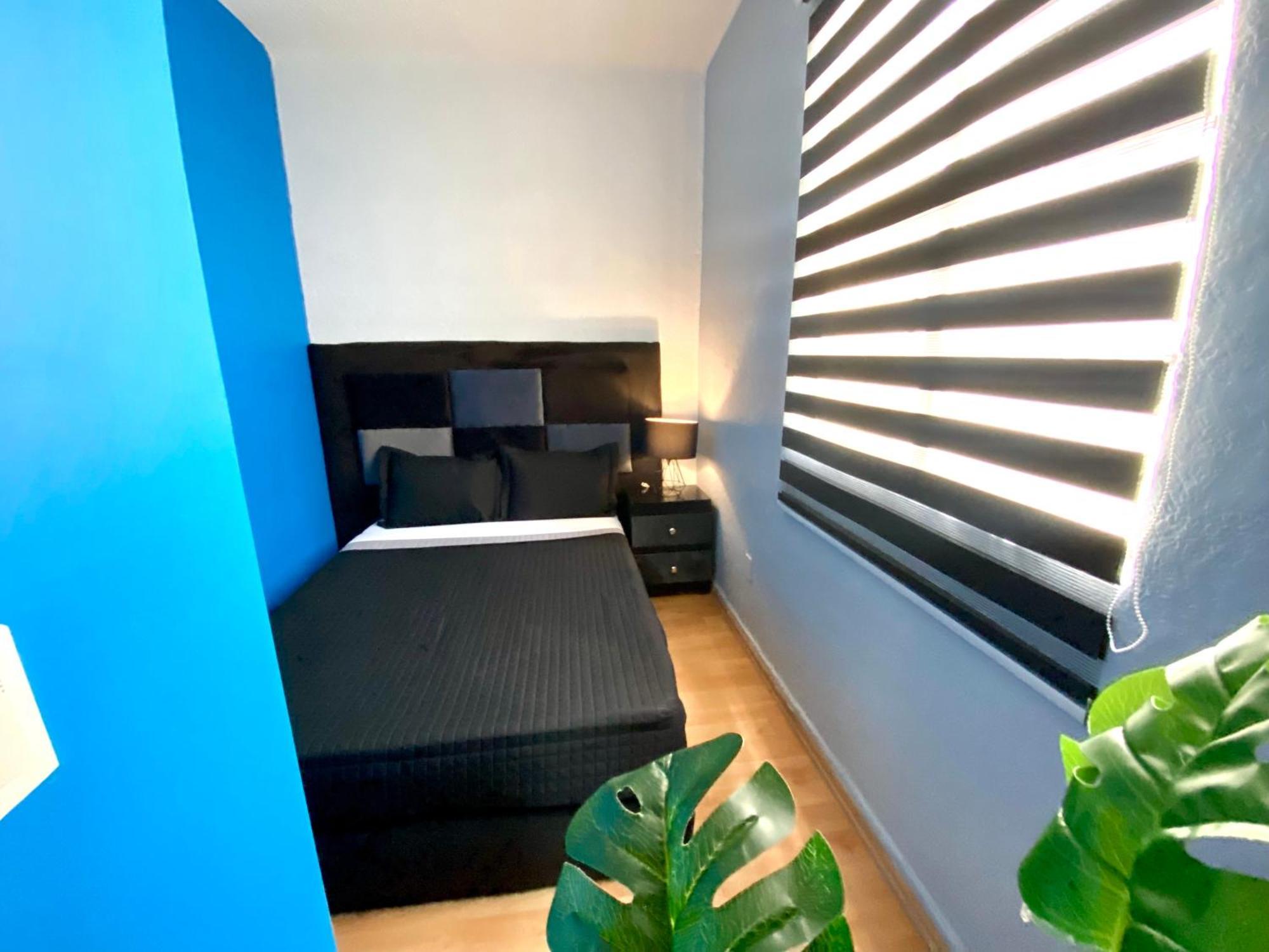 Roomies Hostel - World Trade Center メキシコシティ エクステリア 写真